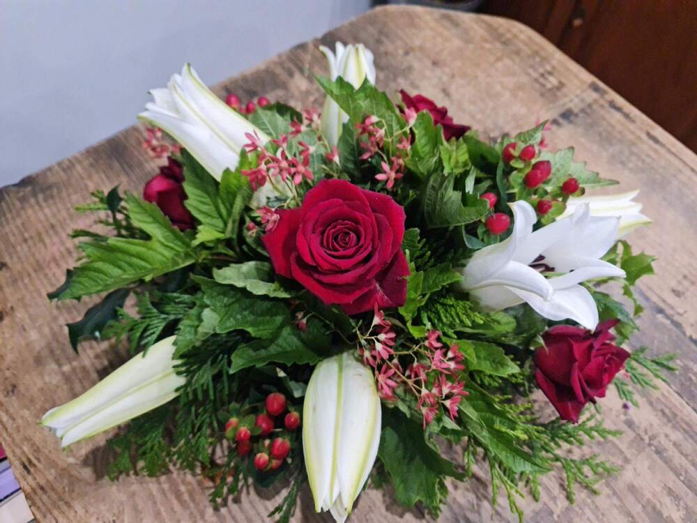 Christmas Table Arrangements